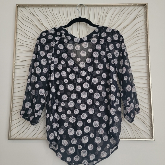 LC Lauren Conrad Semi Sheer Chiffon Black Floral Pleat Button Front Blouse XS - Picture 6 of 12